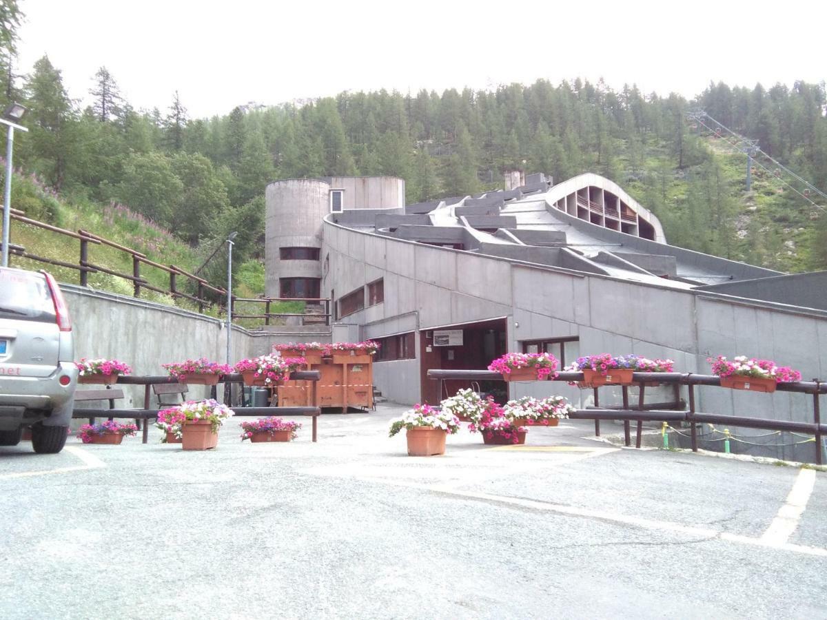 Cervinia Ski In Ski Out - Studio On The Slopes ブレウイル・チェルヴィナイア エクステリア 写真