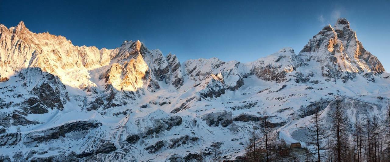 Cervinia Ski In Ski Out - Studio On The Slopes ブレウイル・チェルヴィナイア エクステリア 写真